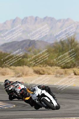 media/Nov-16-2025-Race Pace (Sun) [[8c5fa54630]]/Non Verified Riders (1st 20 Minutes)/2-Turn 10 (1010am)/